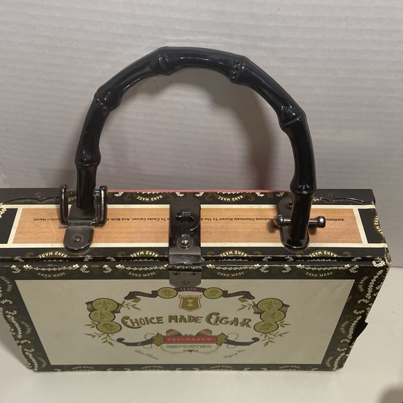 Unique Cigar Box Purse - Picture 3 of 6